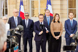 Francoise Gatel, Roland Lescure, Serge Papin, Philippe Tabarot, Maud Bregeon, David Amiel et Sebastien Lecornu le 21 avril 2026. 