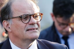 DOSSIERS-FRANCE-POLITIQUE-FINANCE-BANQUE