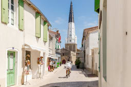 Ruelle Ars en R&eacute;