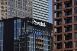 Vue g�n�rale du panneau au si�ge de Revolut le 5 mars 2026 � Londres, Royaume-Uni