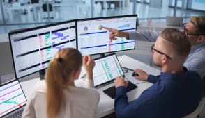 &Eacute;quipe d'analystes de facturation m&eacute;dicale en codage