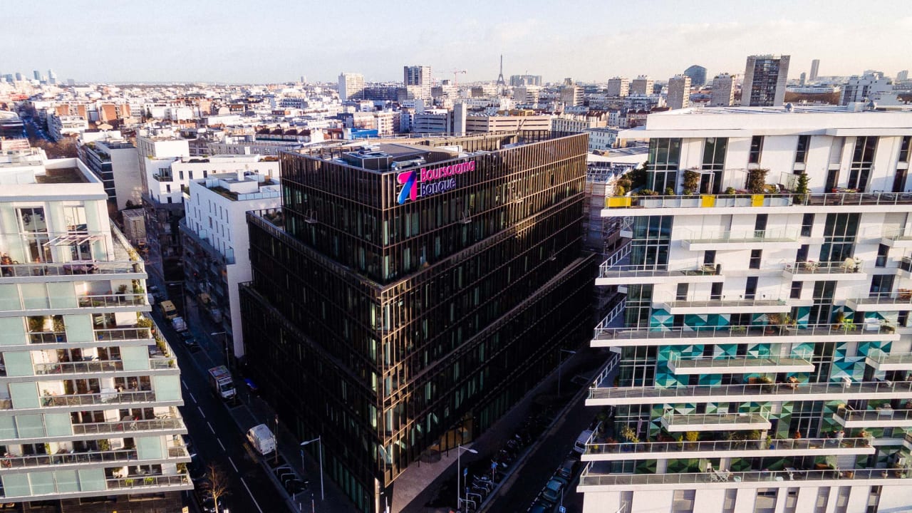 4,5 millions de clients en 2025 : Boursorama Banque veut jouer dans la cour  des grands