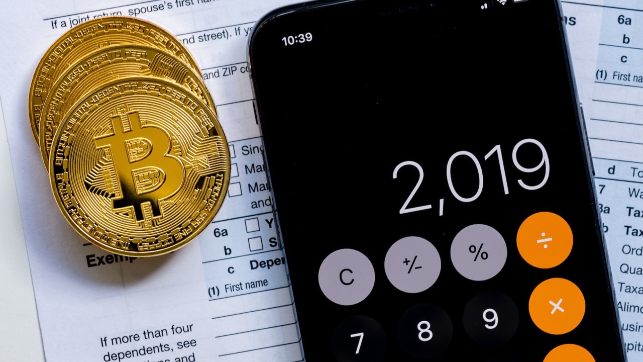 Impôt 2024 : cette nouvelle case à cocher pour éviter une surtaxe sur vos  bitcoins et autres cryptomonnaies