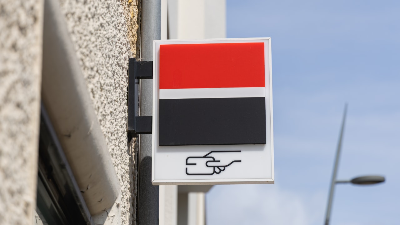 « Le réseau d'agences n'est pas concerné » : SG prévoit 1 800 suppressions de postes en France d'ici 2027