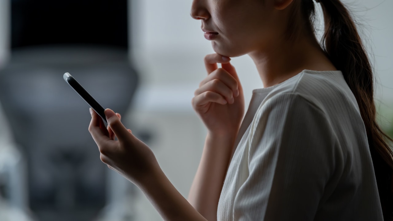 Cette arnaque par SMS est en pleine résurgence, voici comment la débusquer