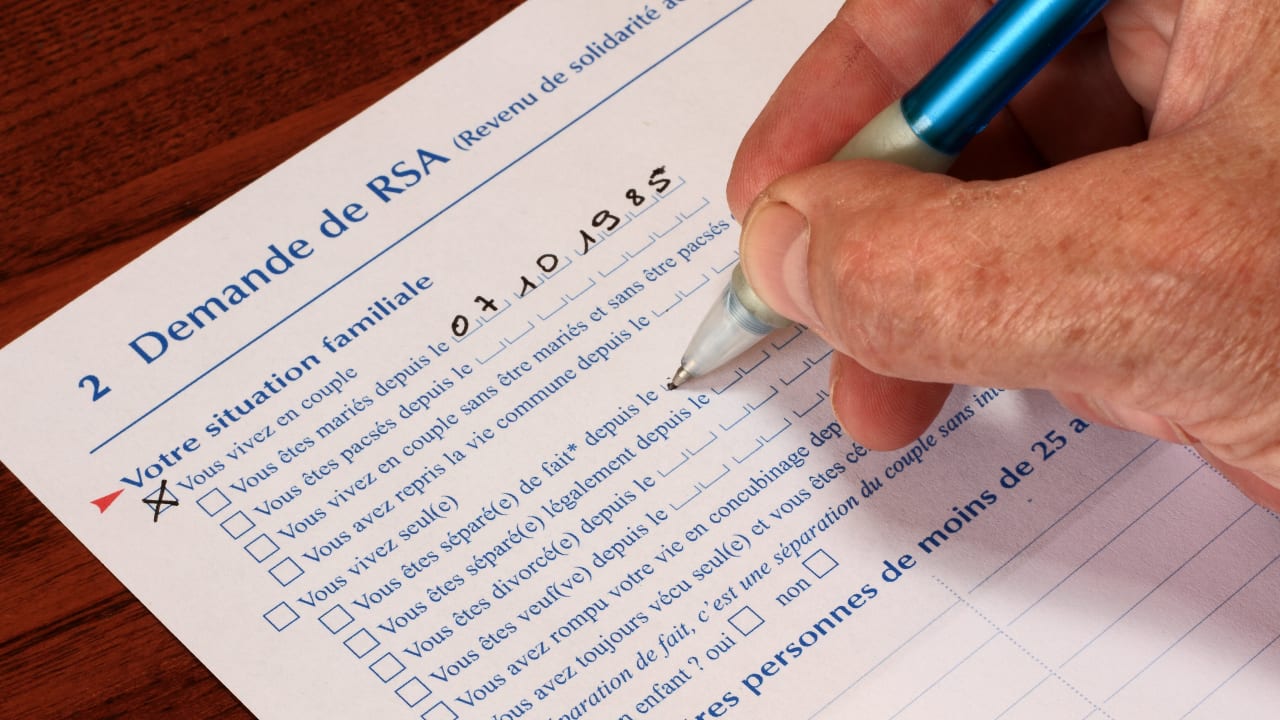 « Avec 568 euros de RSA, quel sera le nouveau montant une fois revalorisé ? »