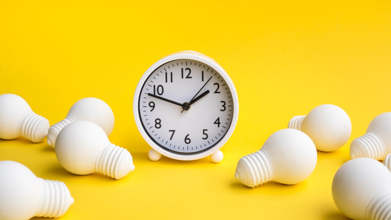 Heures super creuses, tarifs saisonniers : ce qu'il faut savoir avant de souscrire à ces nouvelles offres d'électricité