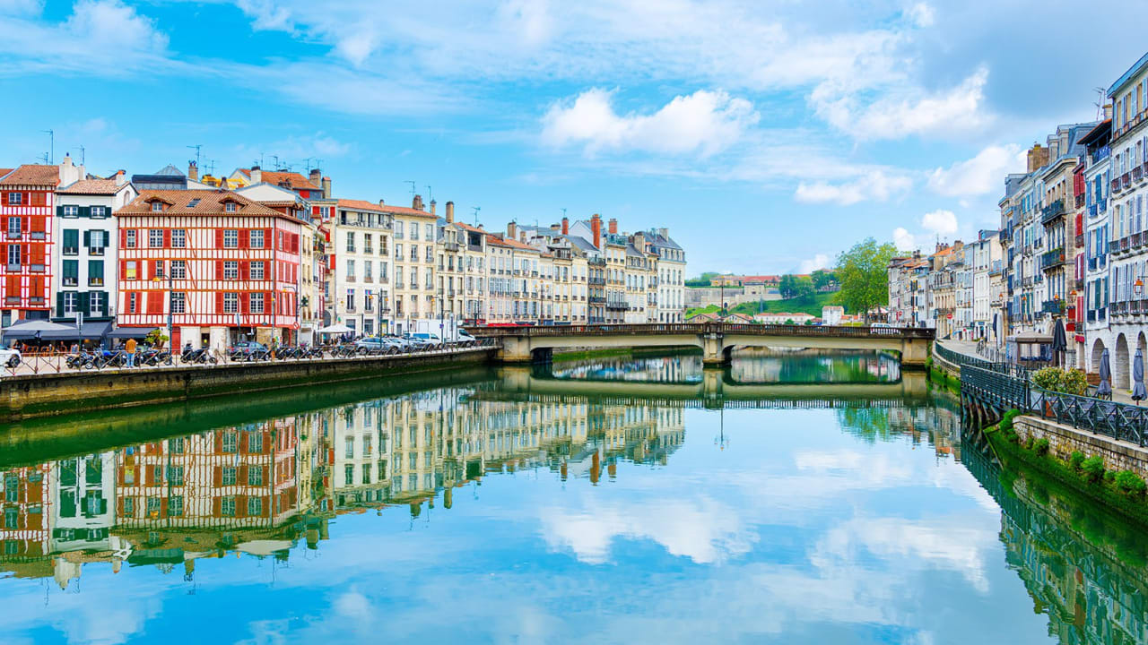 Marché immobilier à Bayonne : baisse des prix d'achat en octobre 2025
