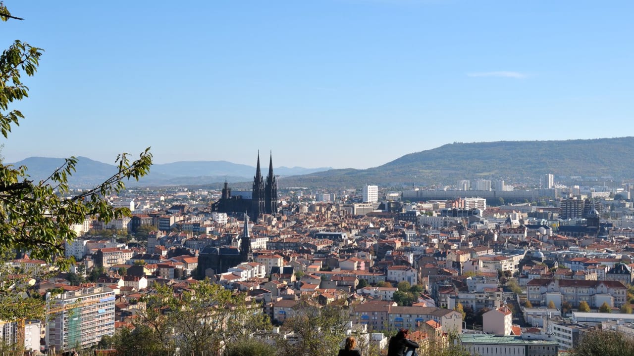 Immobilier à Clermont-Ferrand : légère baisse des prix d'achat, hausse des loyers en octobre 2025