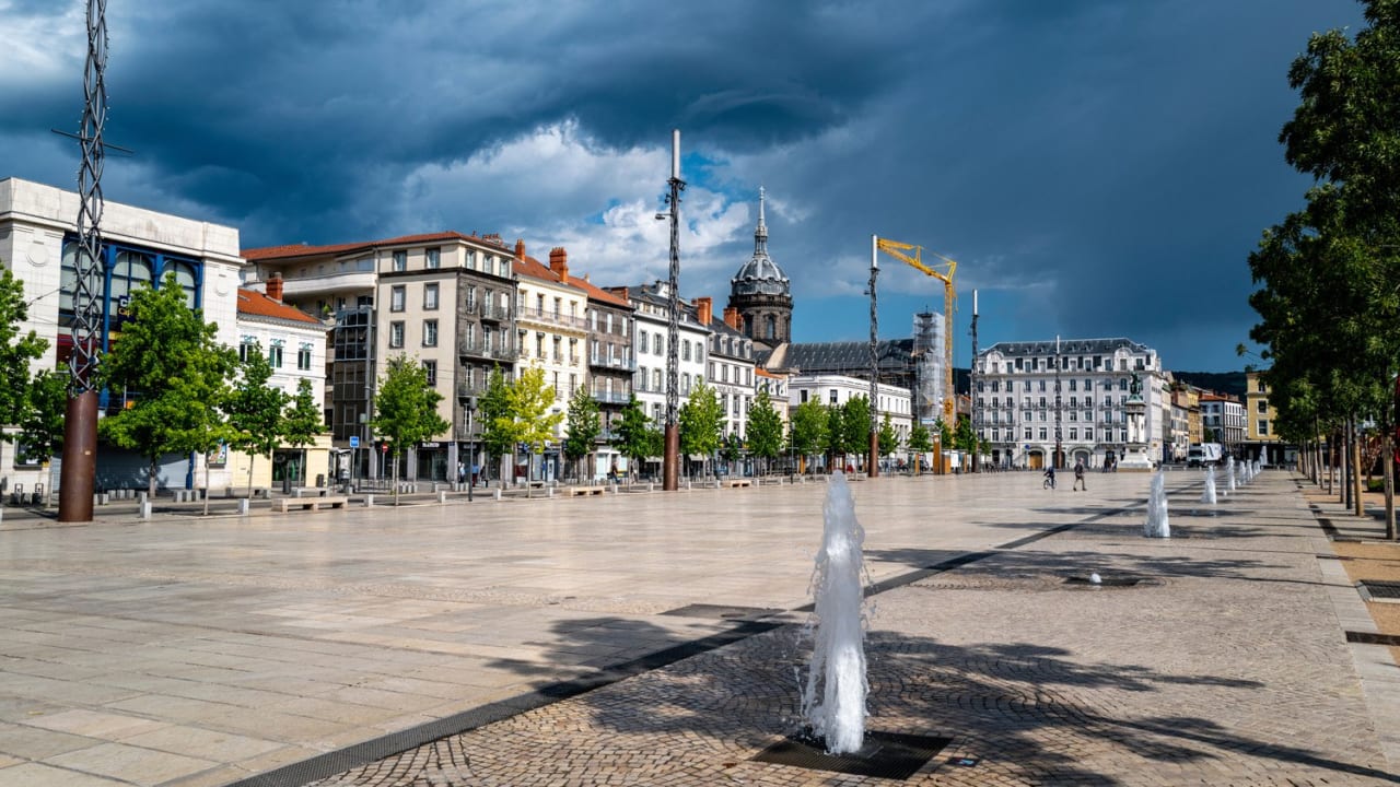 Immobilier à Clermont-Ferrand : légère baisse des prix d'achat en février 2026