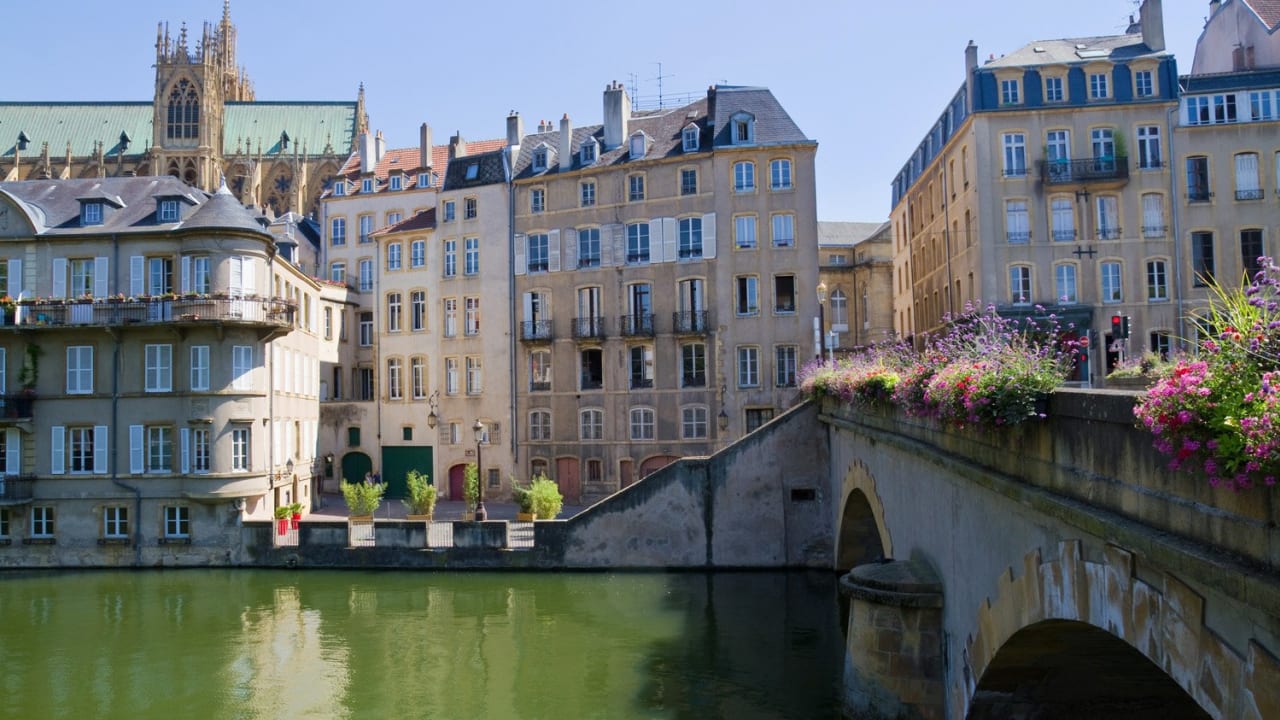 Immobilier à Metz : prix d'achat en hausse, loyers des maisons en légère baisse en décembre 2025