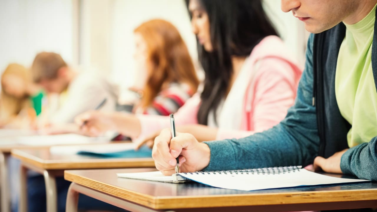 Repas étudiants à 1 euro : hausse du budget en 2027, selon le ministre
