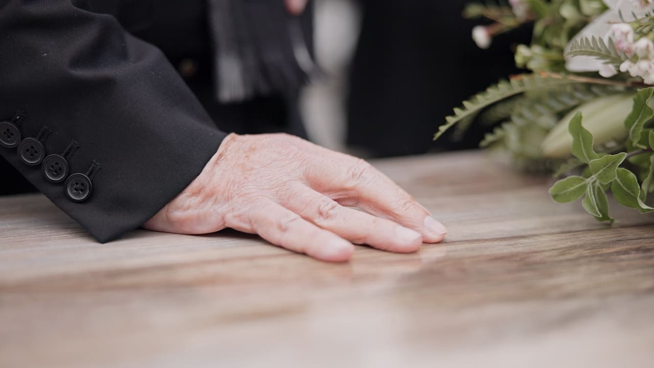 Impôts : « Puis-je déduire les frais d'obsèques de ma soeur, nos parents étant décédés ? »