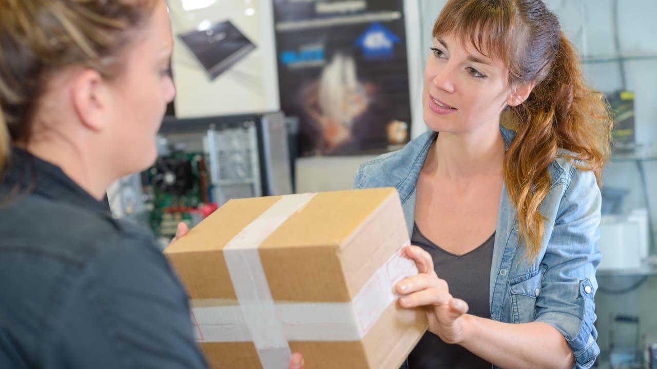 « Réels risques de brûlure, de choc électrique et d'incendie » : chargeurs et des jouets dangereux chez Shein et Temu