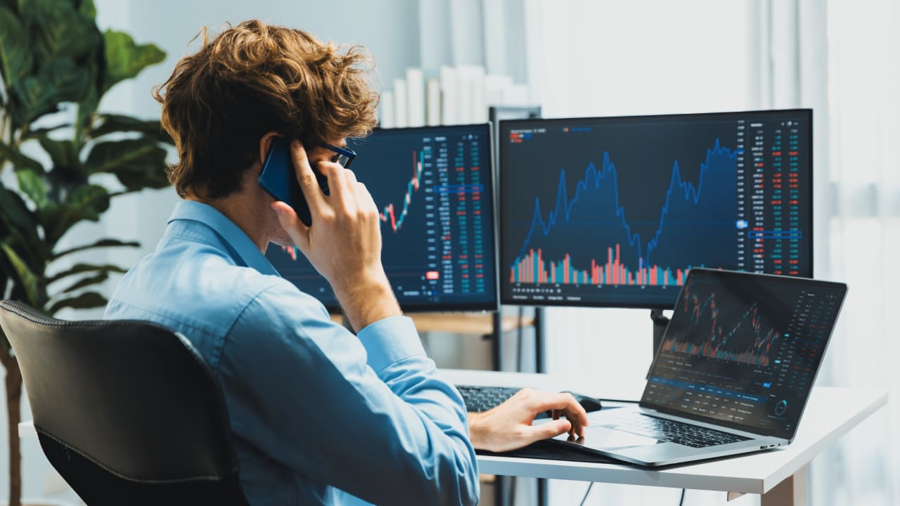 Compte-titres : quelles banques en ligne proposent les offres les plus avantageuses ?