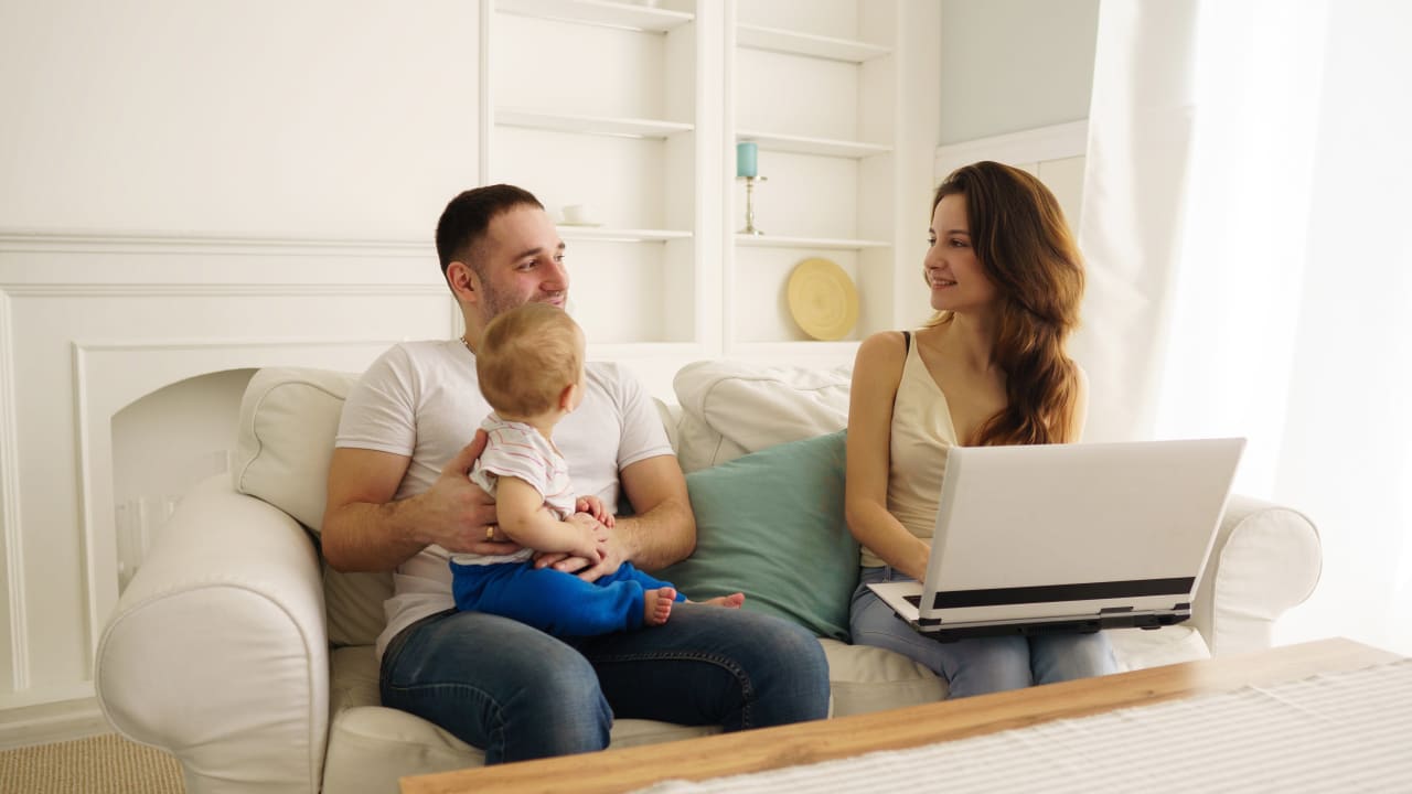 Congé de naissance : voici combien vous allez toucher