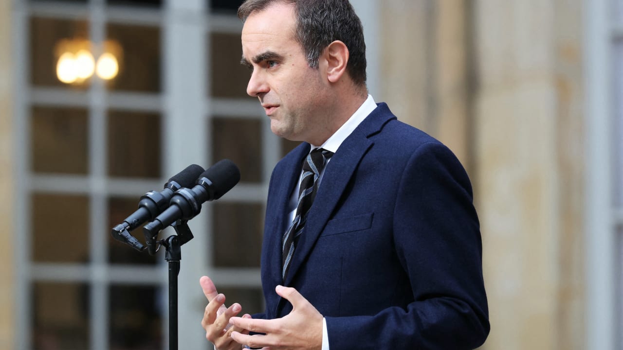 Nouveau gouvernement : Roland Lescure à l'Economie et Bruno Le Maire aux Armées parmi les 18 premiers ministres