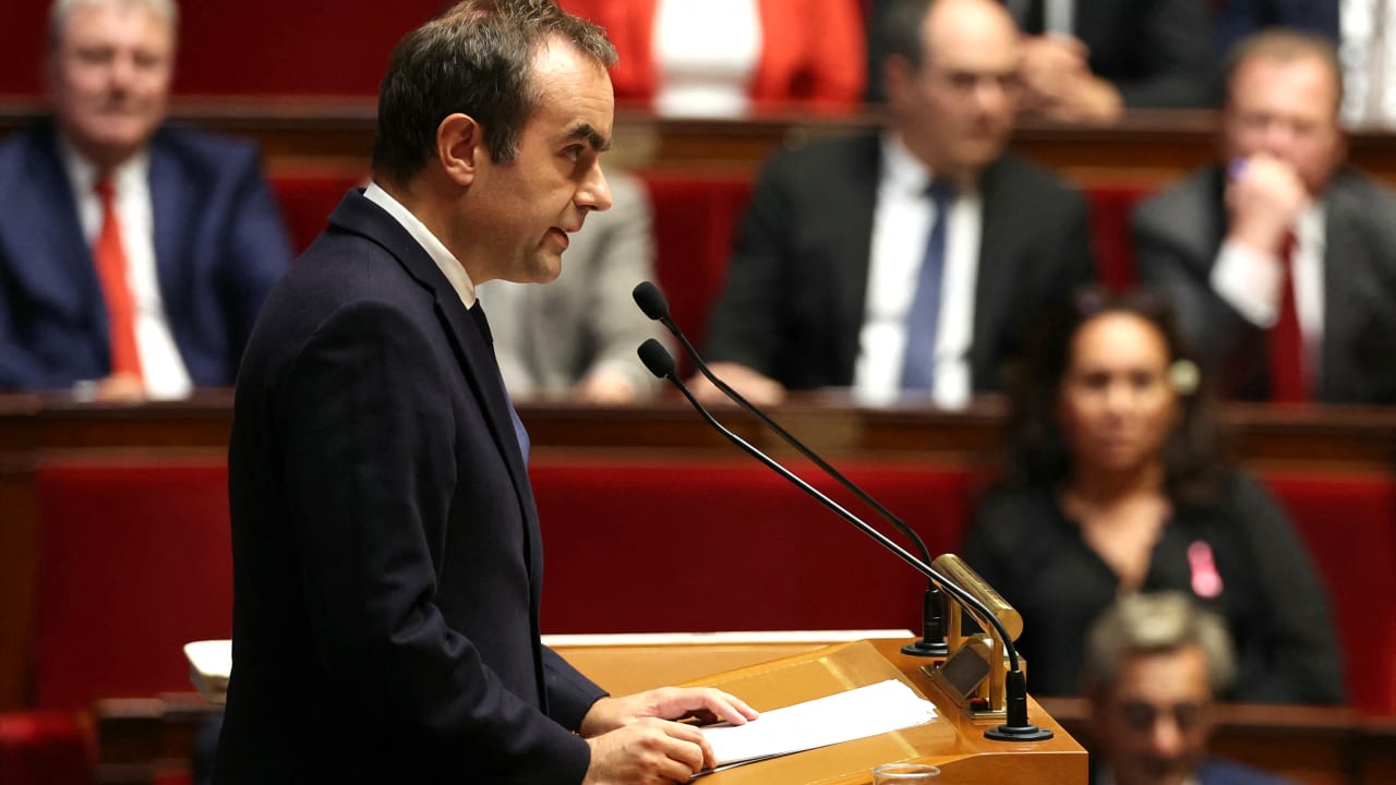 Réforme des retraites suspendu, pas de 49-3 : ce qu'a dit Sébastien Lecornu aux députés