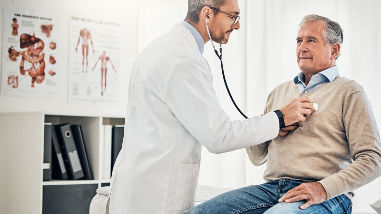 Retraite : les tarifs de la mutuelle santé explosent après 60 ans, et pour vous ?