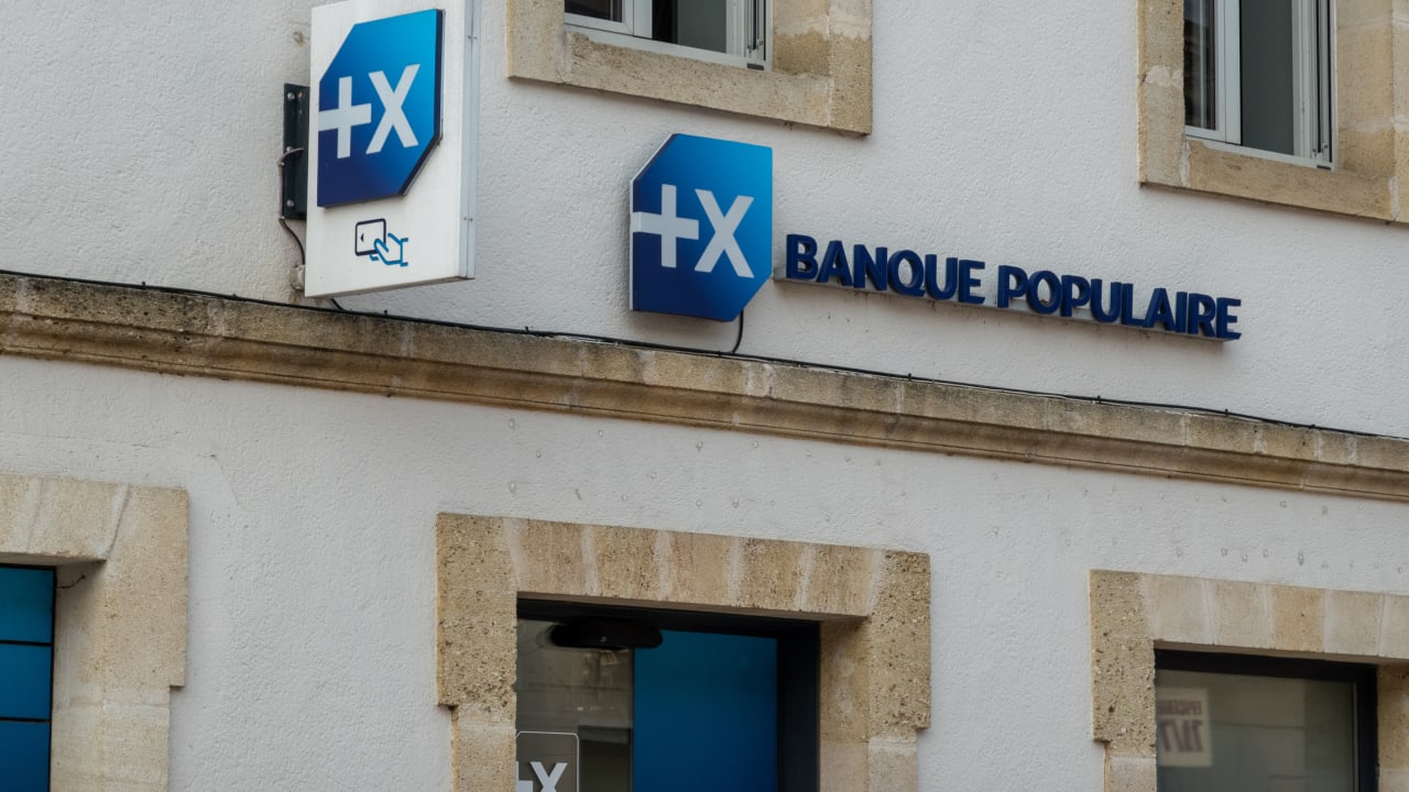 Banque Populaire Rives de Paris : les frais carte bancaire applicables en 2026 à l'étranger