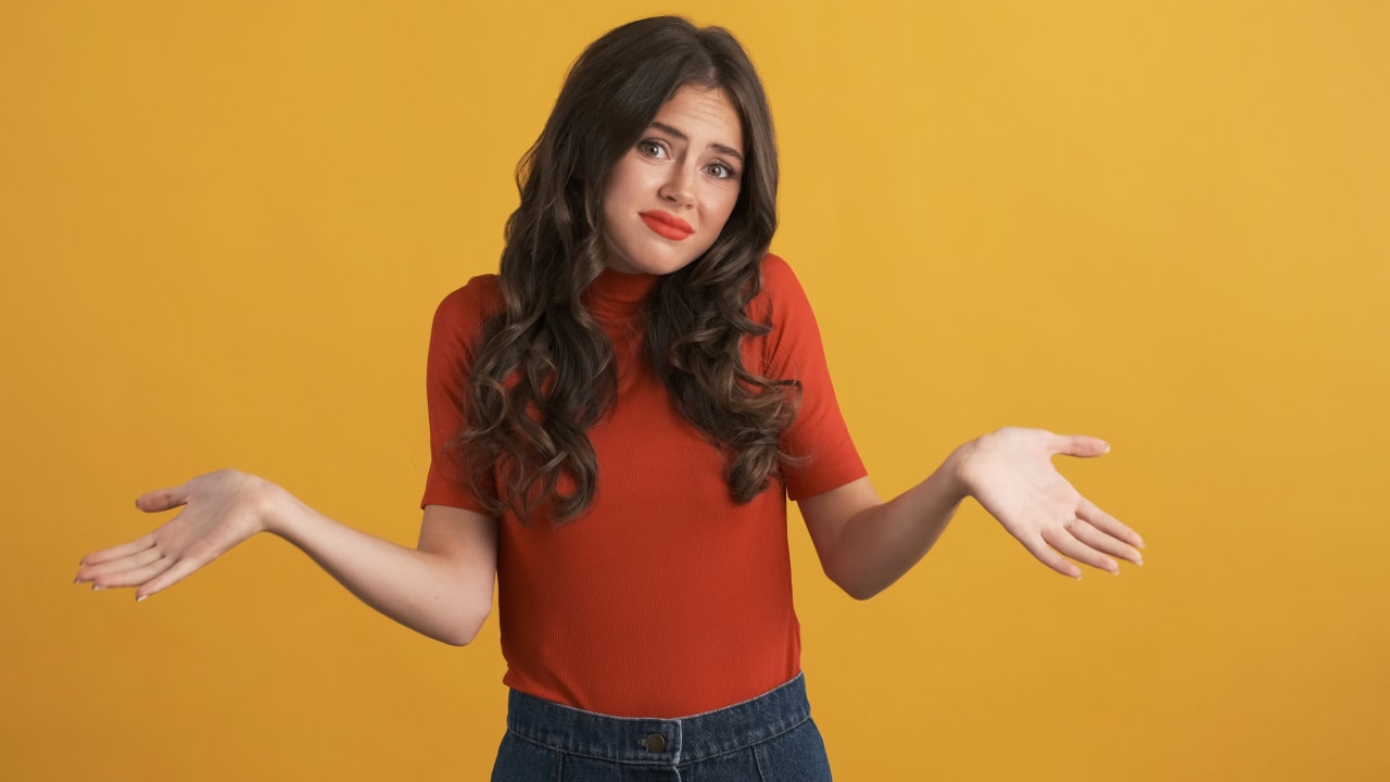 Gagne-t-on vraiment plus d'argent en touchant les aides de la Caf qu'en travaillant ?