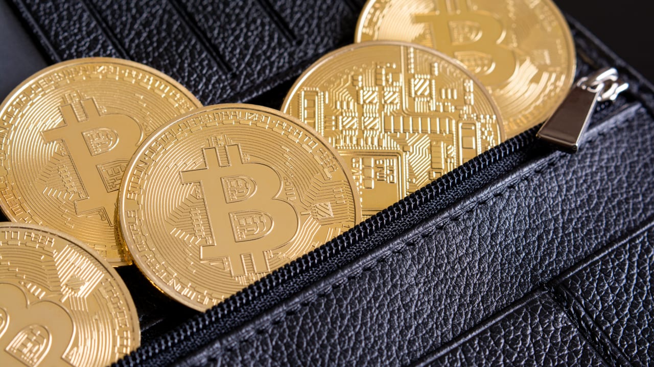 Elle perd 90 000 en voulant investir dans des crypto, le Crédit Mutuel pas responsable