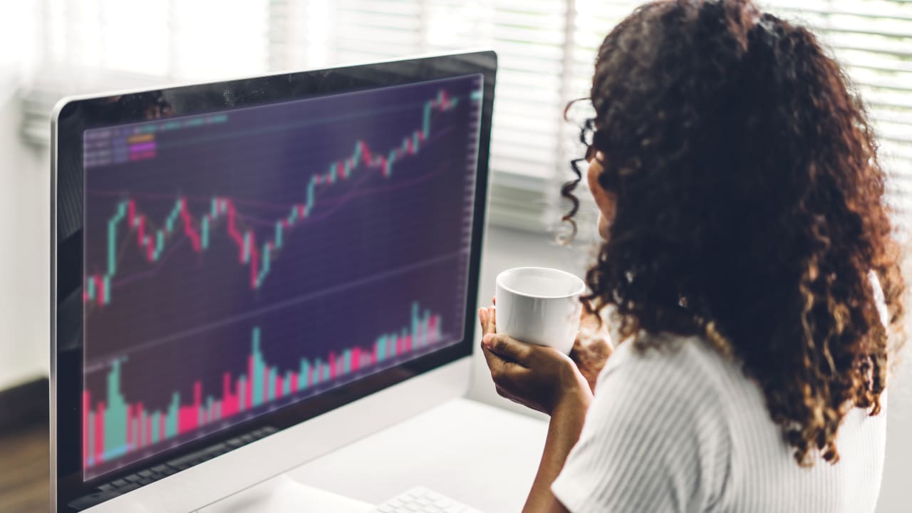 Bourse : les femmes sont deux fois moins nombreuses que les hommes à investir