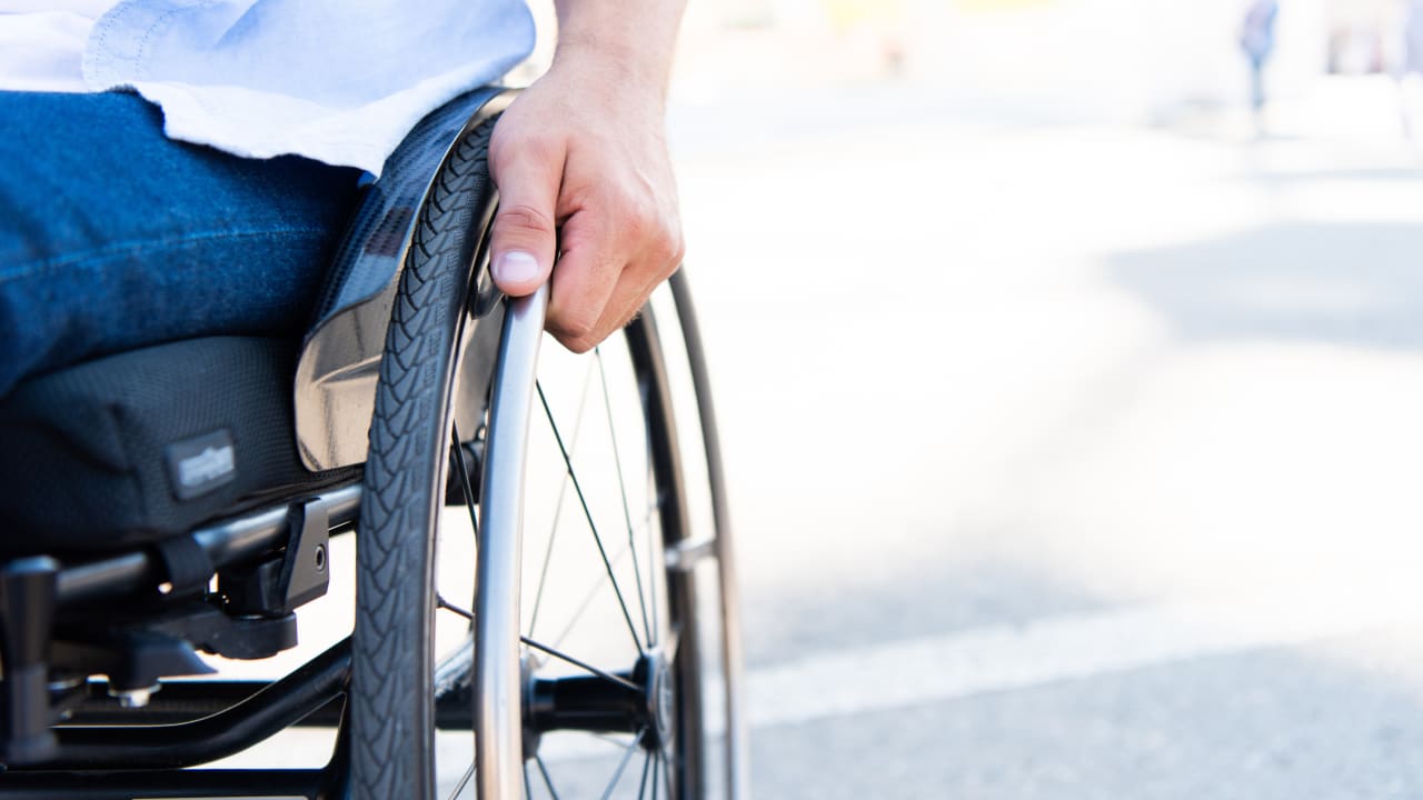 Impôts : « Mon épouse a la reconnaissance « handicap mobilité inclusion », a-t-on un avantage fiscal ? »