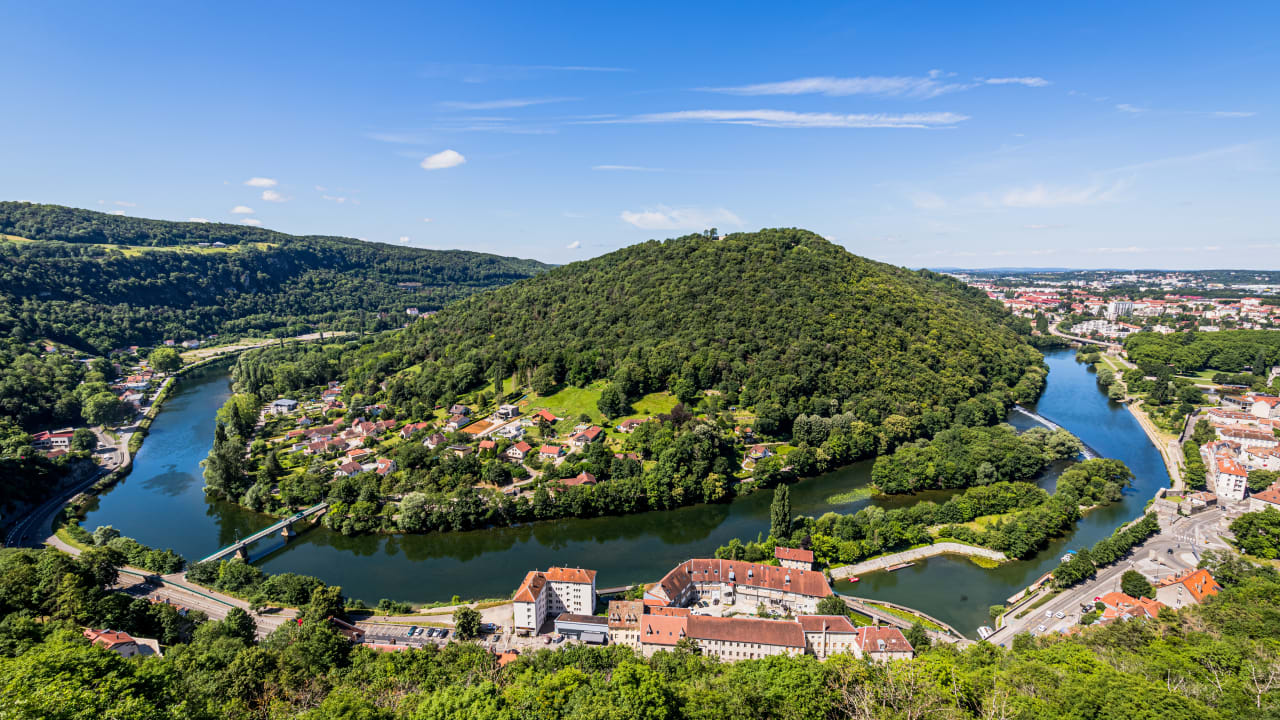 Top 10 de l'impôt sur le revenu : pourquoi les communes les plus riches du Doubs explosent les compteurs