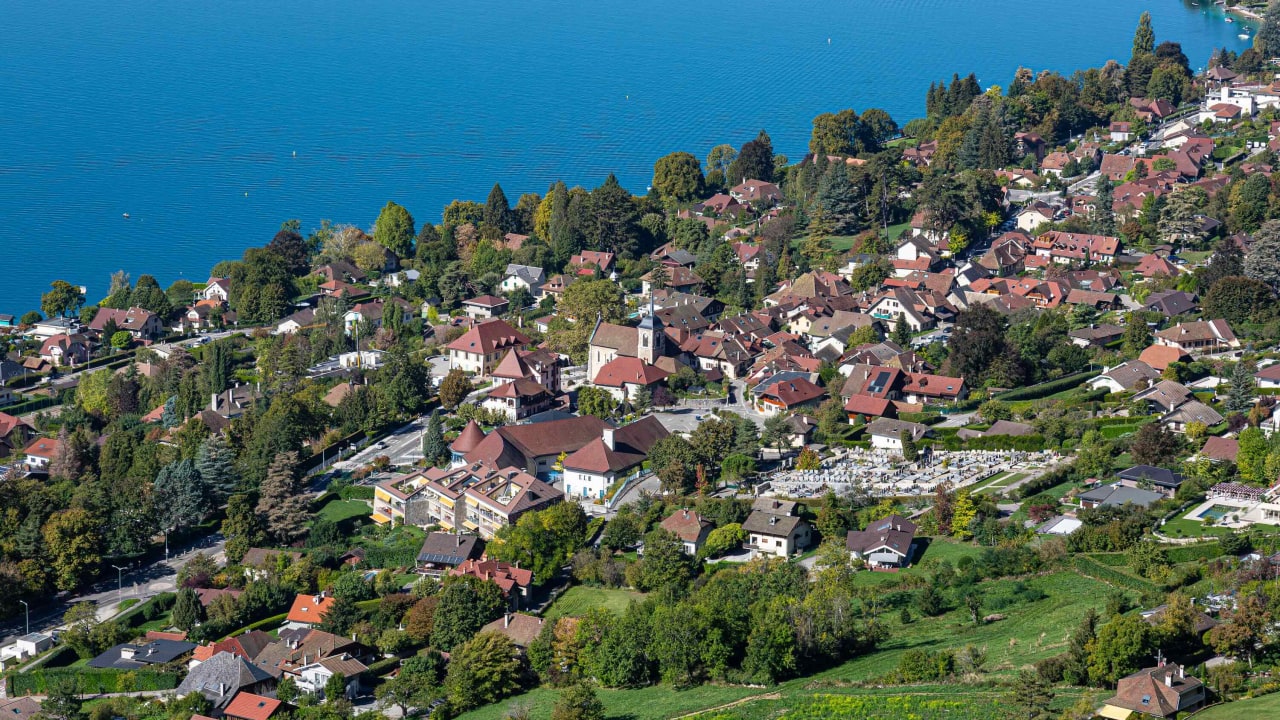 Top 10 de l'impôt sur le revenu : Annecy, Veyrier-du-Lac... Où vivent les plus riches en Haute-Savoie ?