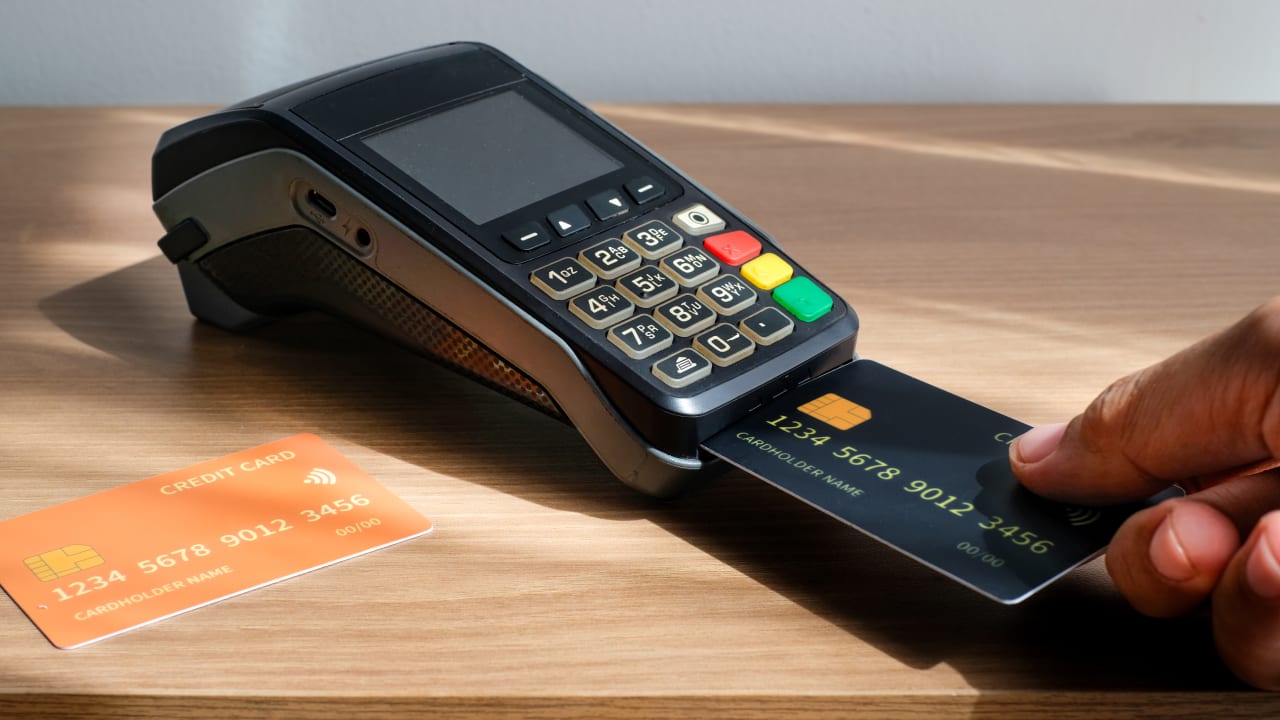 Carte bancaire : c'est quoi, ce « paiement hors ligne » que Mastercard annonce pour 2027 ?
