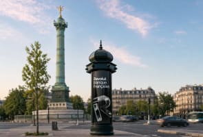 Colonne de Juillet, publicit� Revolut, place parisienne anim�e.