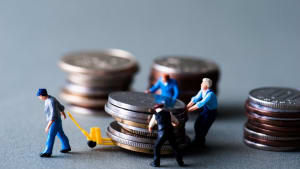 Figurines déplaçant des pièces
