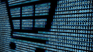 Un chariot et du code informatique