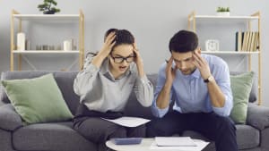 Des factures qui s'accumulent