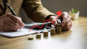 Des piles de pi�ces.