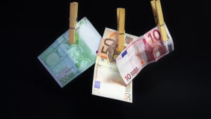 Le premier versement peut atteindre 300 euros dans une banque en ligne