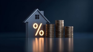 Maison avec symbole pourcentage et piles de pices.