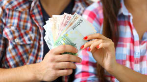 Voici ce que pensent des Français de l'argent dans le couple.