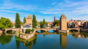 ponts Pont Couverts sur la rivi�re Ill � Strasbourg, France