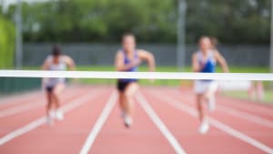 Athl�tes courant vers la ligne d'arriv�e