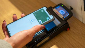 r�glement par t�l�phone portable dans un magasin