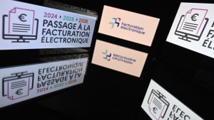 Affiches sur la facturation électronique et ses dates de transition.