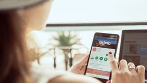 Airbnb va lancer une nouvelle politique tarifiaire à partir du 13 octobre prochain.