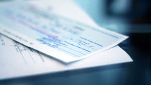 ch�que et contrat