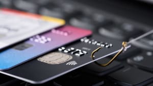 Concept d'arnaque au phishing par carte de crédit. Vol de données de carte de crédit, carte