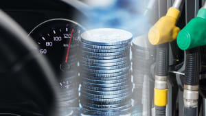 Carburant et pièces de monnaie.