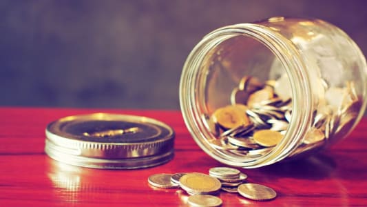 De l'argent dans un bocal