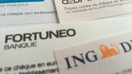 Des chques de banques en ligne