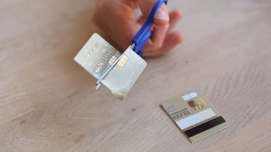Carte bancaire coupée